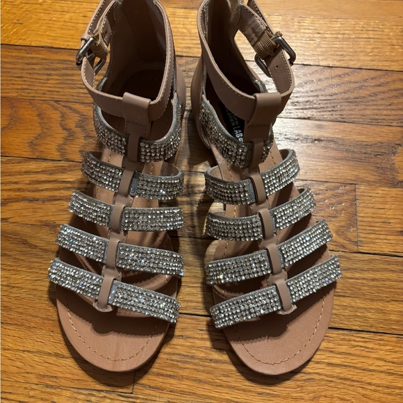 Design Lab Lord & Taylor Tan and Silver Strappy Sandals - Picture 11 of 12